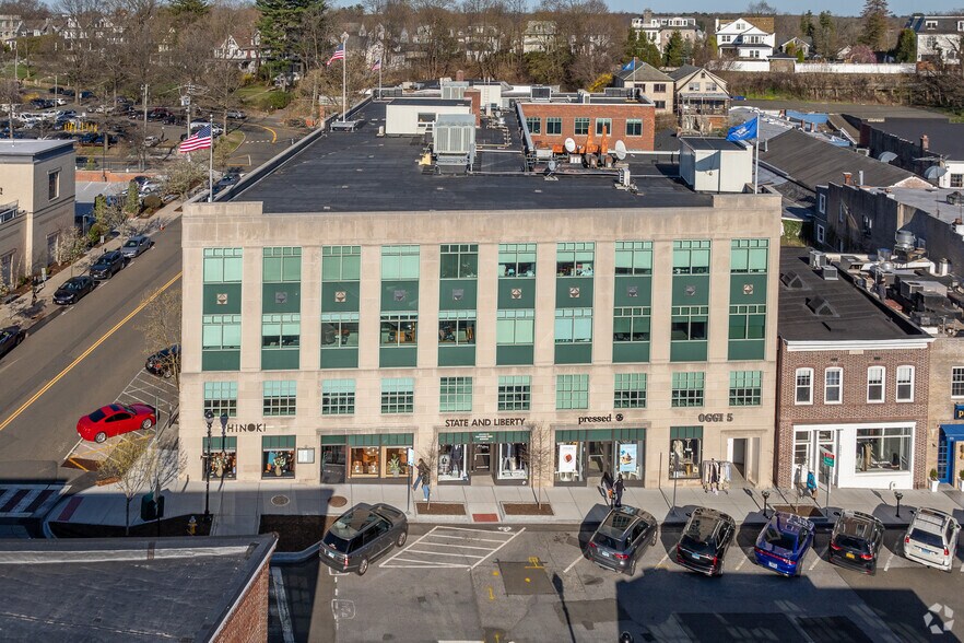 363-369 Greenwich Ave, Greenwich, CT à louer - Photo de l’immeuble – Image 2 sur 4