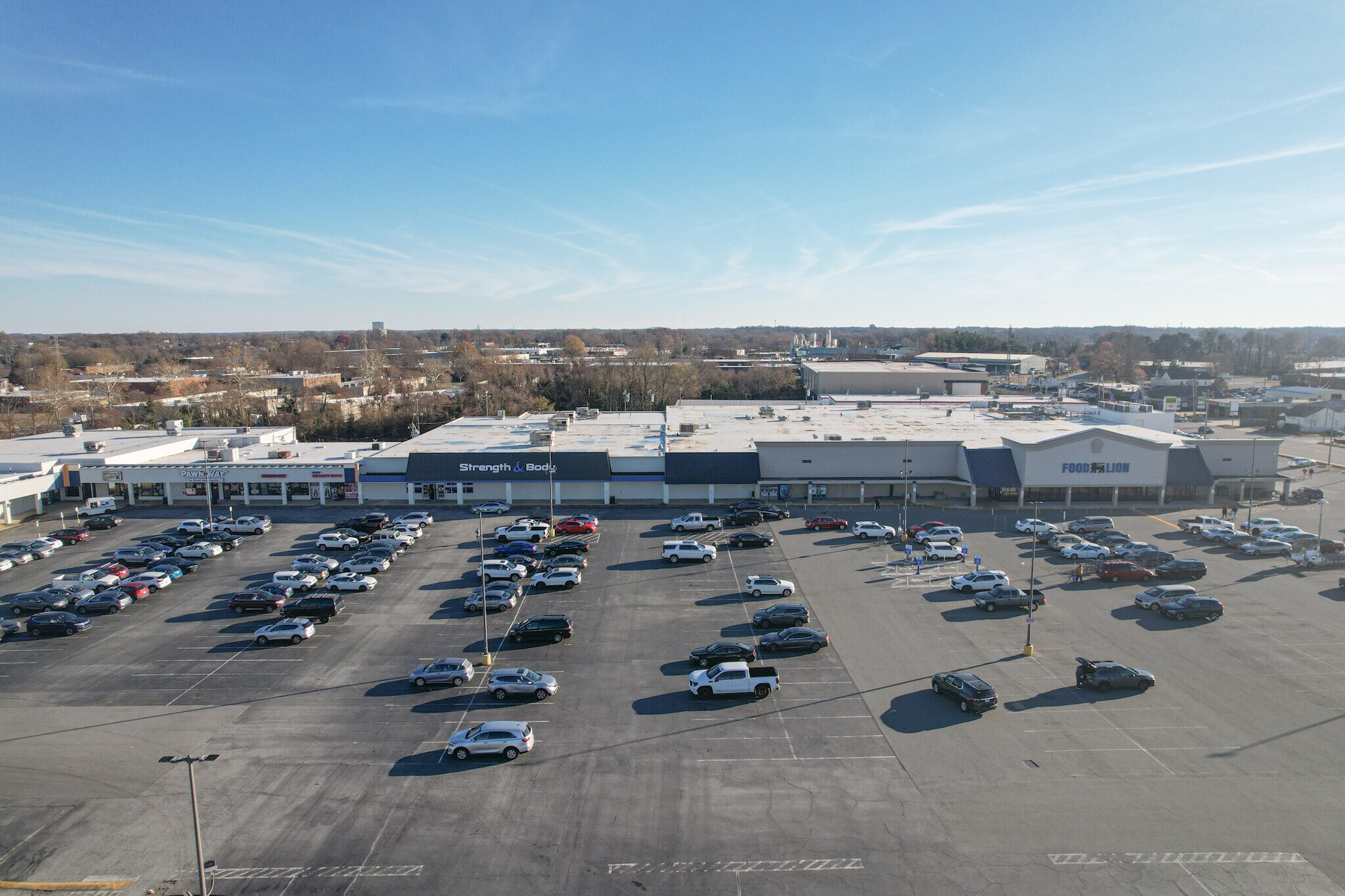 4639-4653 W Market St, Greensboro, NC à louer Photo principale– Image 1 sur 10