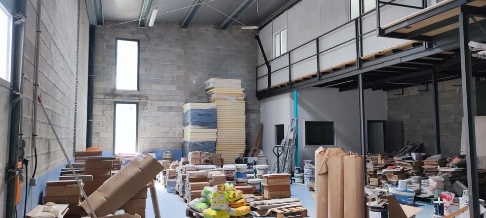 Bureau dans Saint-Pierre-du-Perray à louer - Photo intérieure – Image 3 sur 7