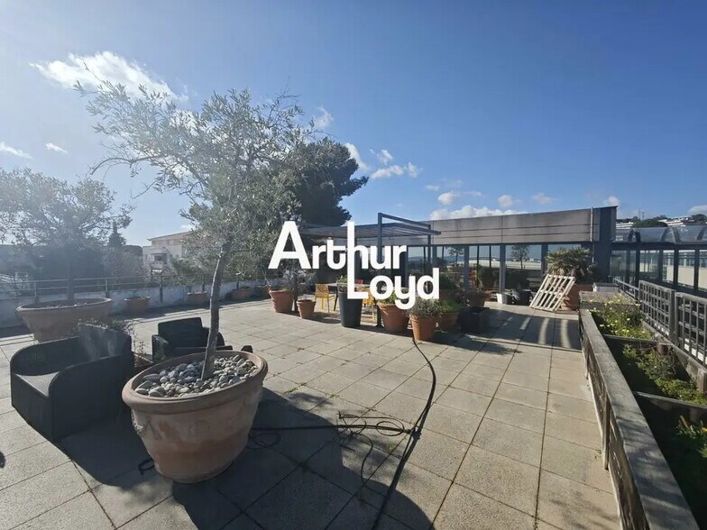885 Avenue Docteur Julien Lefebvre, Villeneuve-Loubet à louer - Photo de l’immeuble – Image 1 sur 12