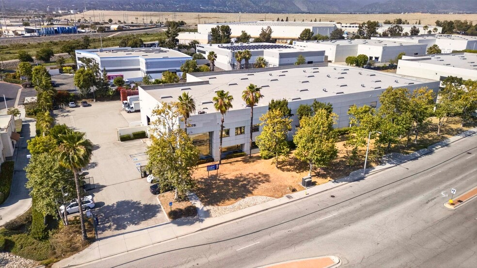 13875 Live Oak Ave, Irwindale, CA à vendre - Photo de l’immeuble – Image 1 sur 36