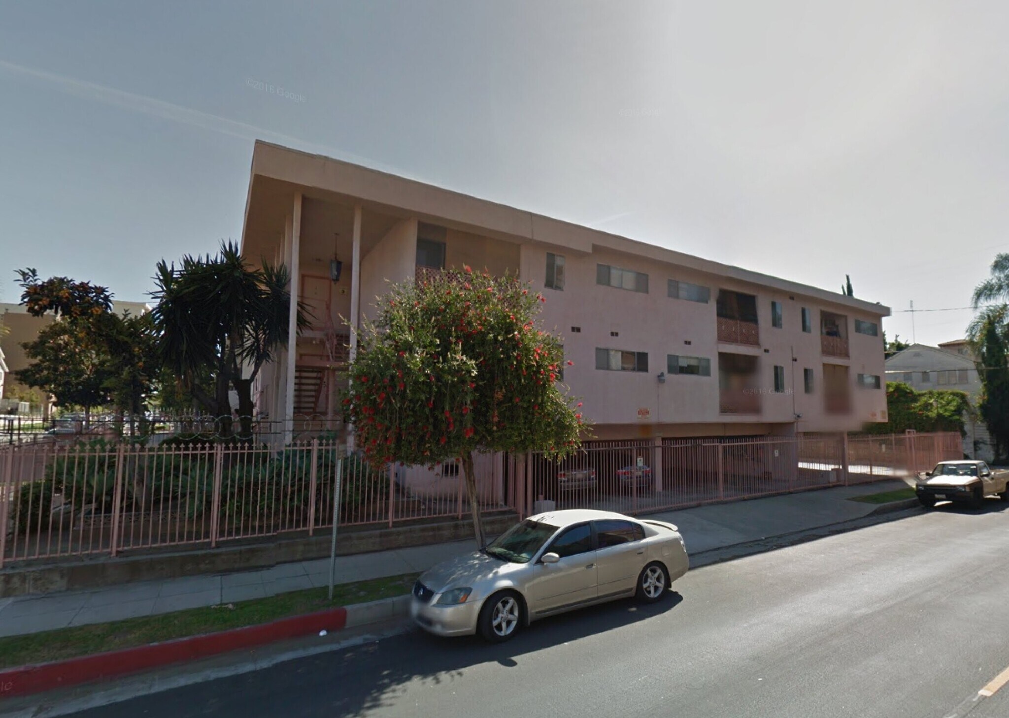 941 S Gramercy Pl, Los Angeles, CA à vendre Photo de l’immeuble– Image 1 sur 5