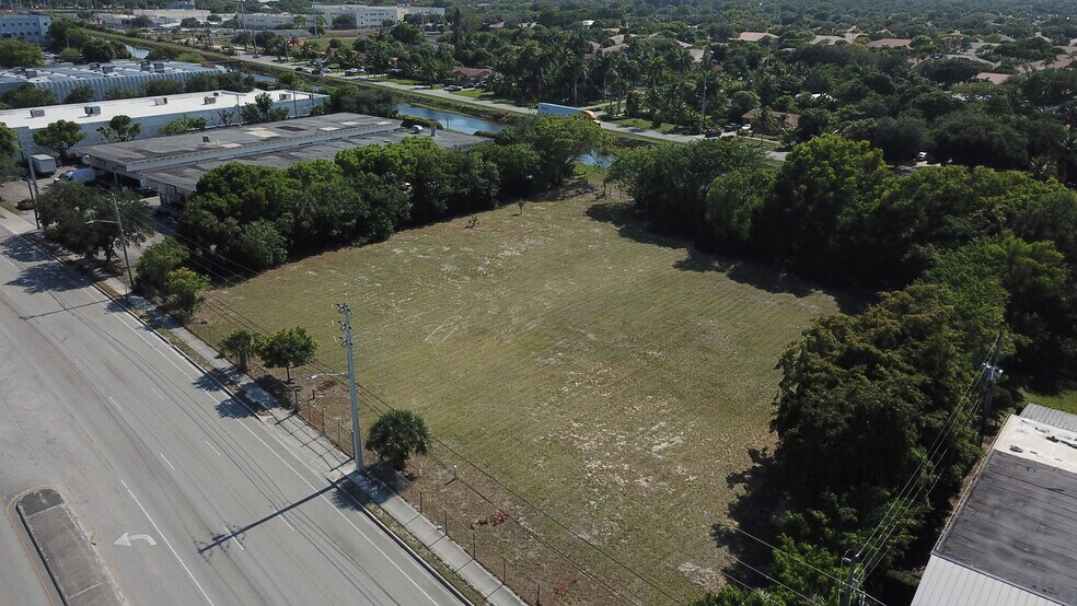 340 N Congress Ave, Delray Beach, FL à louer - Photo de l’immeuble – Image 2 sur 10