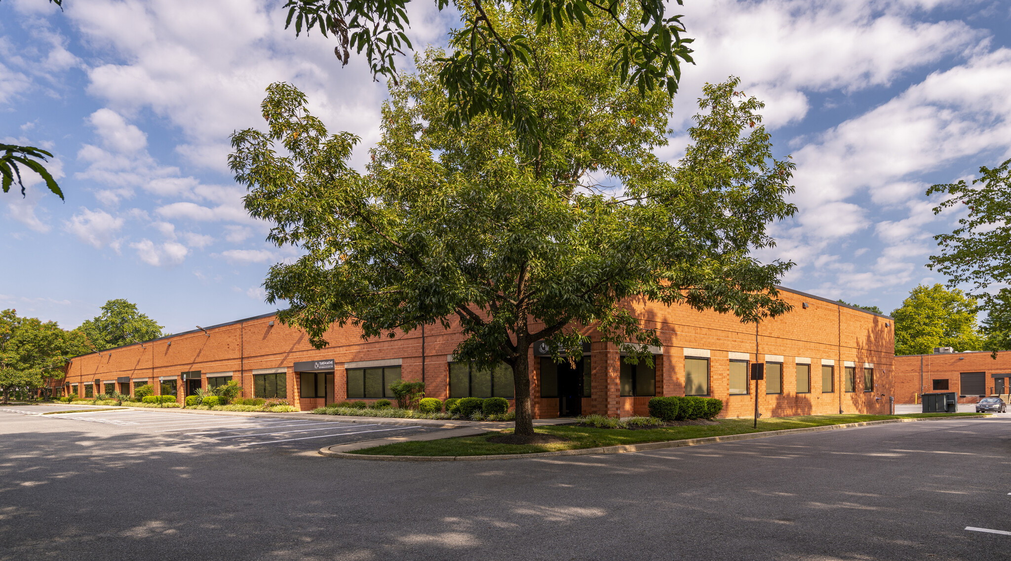 100-166 Business Center Dr, Reisterstown, MD à louer Photo de l’immeuble– Image 1 sur 1