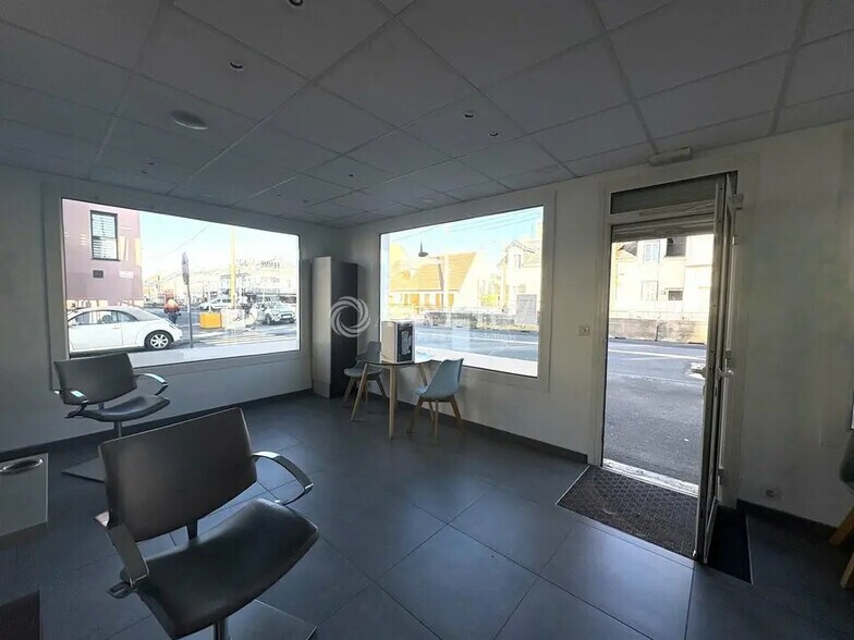 Local commercial dans Le Mans à louer - Photo de l’immeuble – Image 3 sur 3