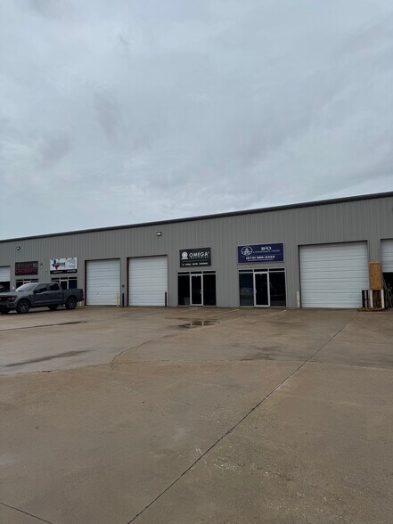 16801 Radholme Ct, Round Rock, TX à louer - Photo de l’immeuble – Image 1 sur 1