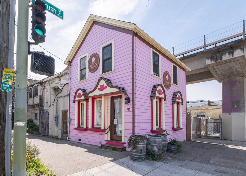 745 5th St, Oakland, CA à vendre - Photo principale – Image 1 sur 23