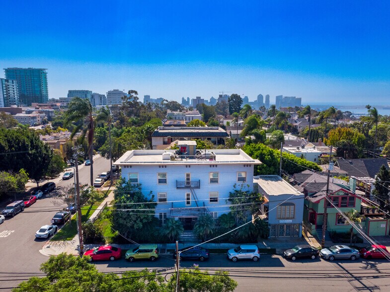 237 Spruce St, San Diego, CA à vendre - Photo de l’immeuble – Image 2 sur 21