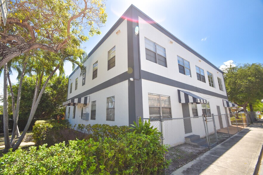 301 S M St, Lake Worth, FL à vendre - Photo de l’immeuble – Image 2 sur 10