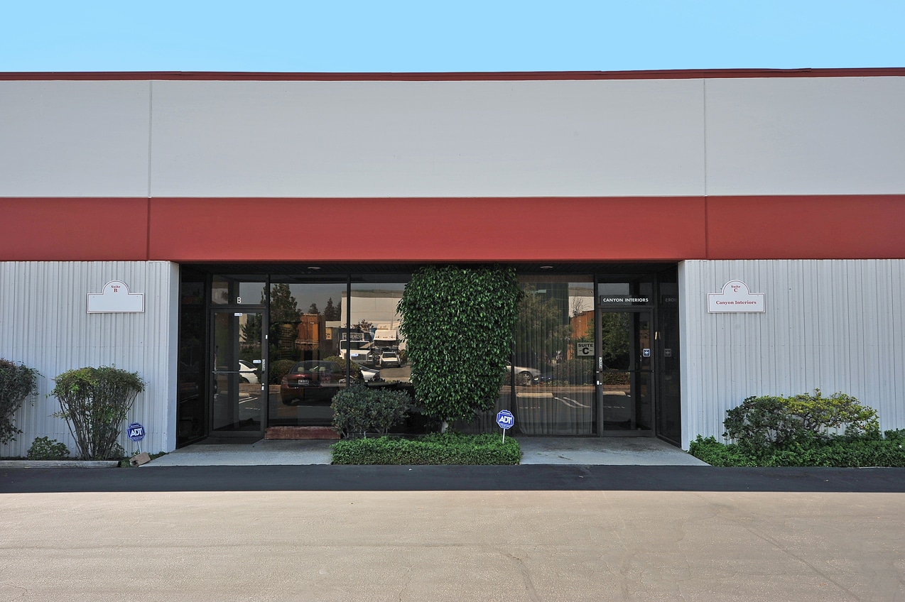 9001 Oso Ave, Chatsworth, CA à louer Photo de l’immeuble– Image 1 sur 4