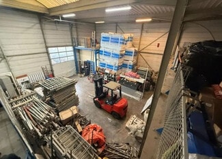 Plus de détails pour Bureau, Industriel/Logistique à louer