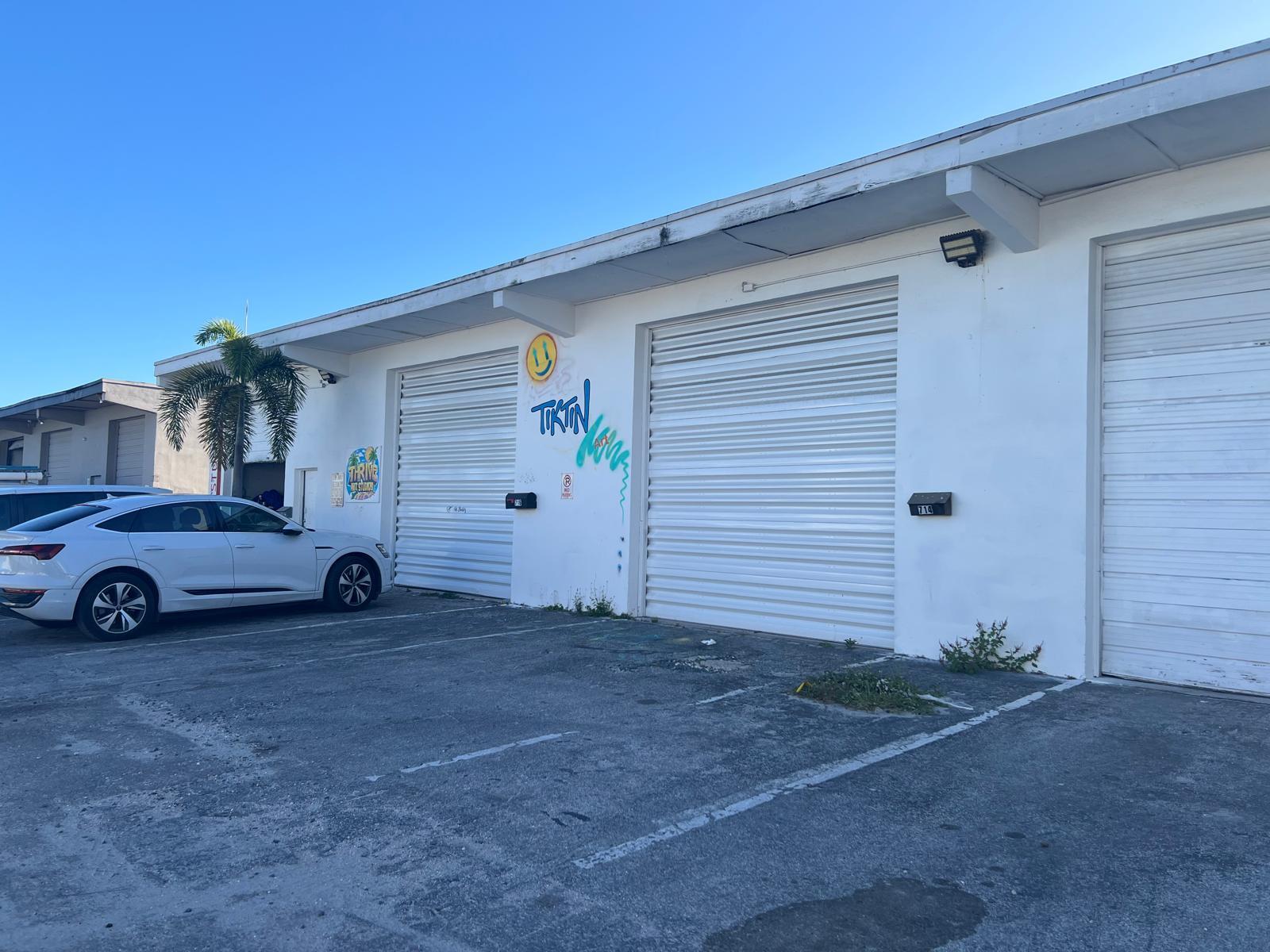 704-718 NW 6th Ave, Fort Lauderdale, FL à louer Photo principale– Image 1 sur 2