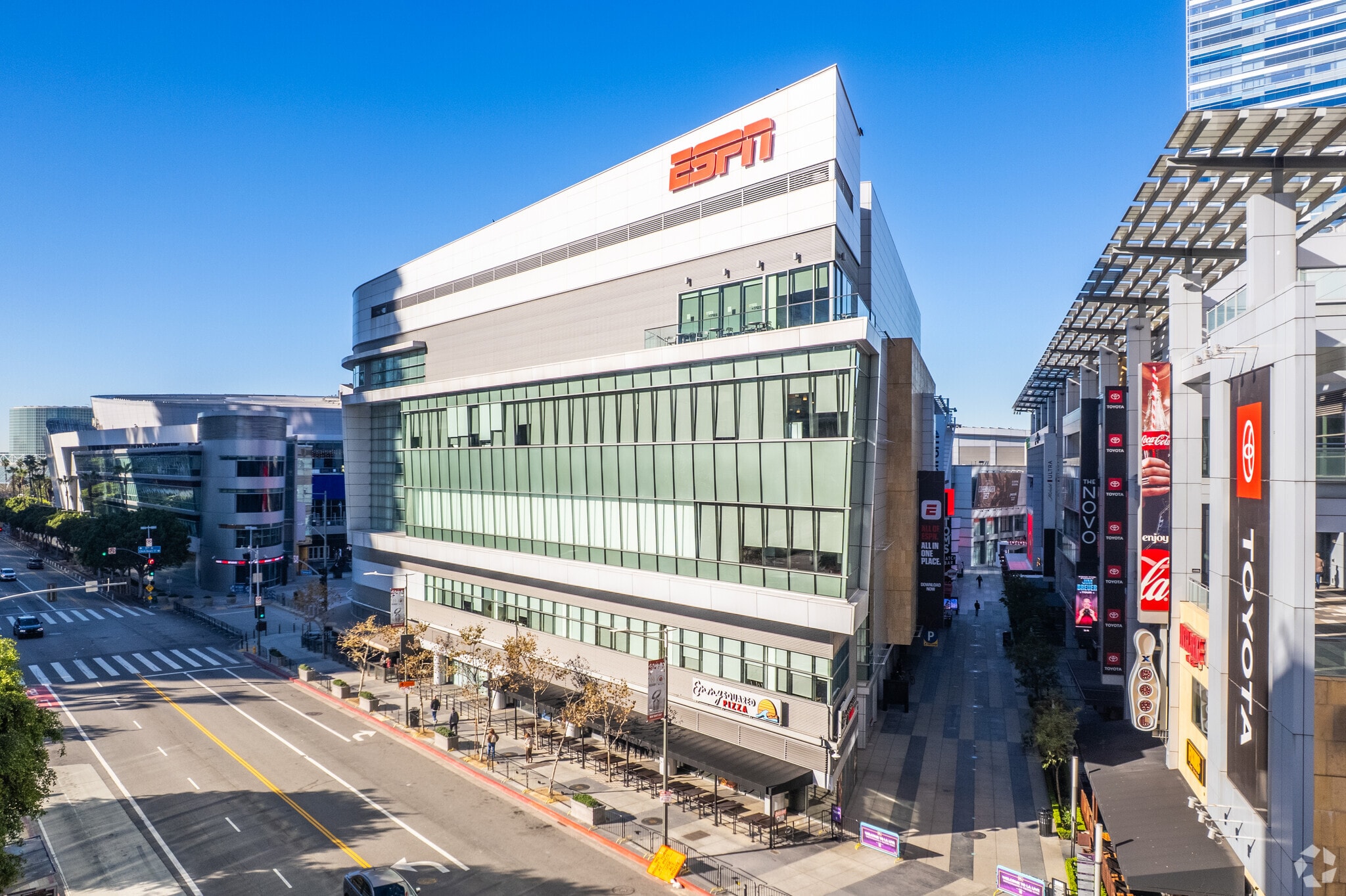 1011 S Figueroa St, Los Angeles, CA à louer Photo principale– Image 1 sur 6