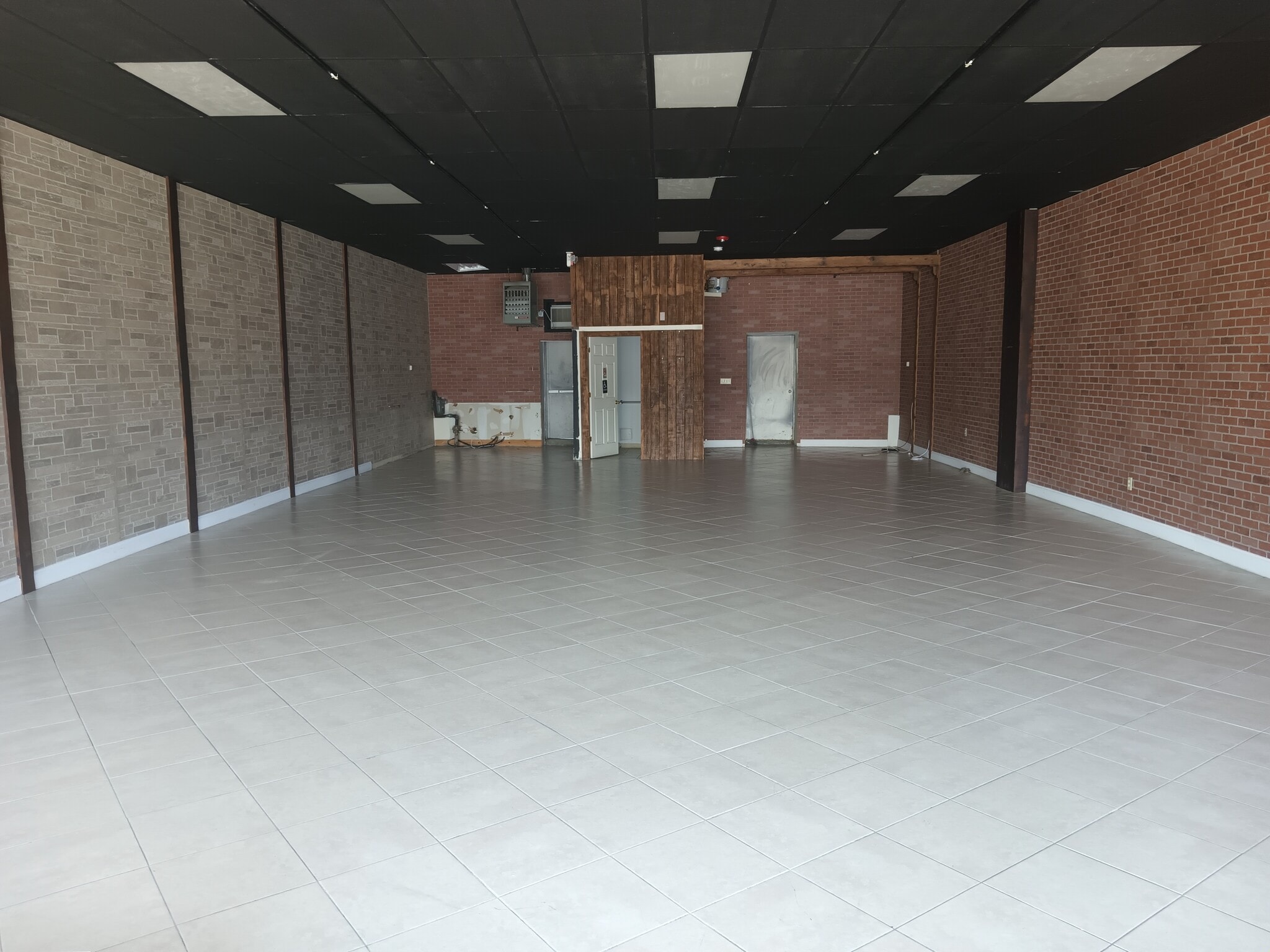 410-434 Sunrise Hwy, Lynbrook, NY à louer Photo de l’immeuble– Image 1 sur 2