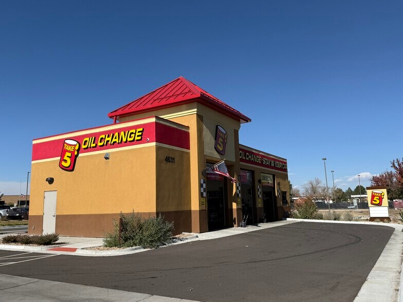 4631 Peoria St, Denver, CO à vendre - Photo principale – Image 2 sur 2