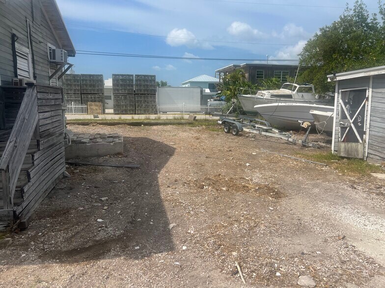 24931 Overseas Hwy, Summerland Key, FL à louer - Photo de l’immeuble – Image 2 sur 26