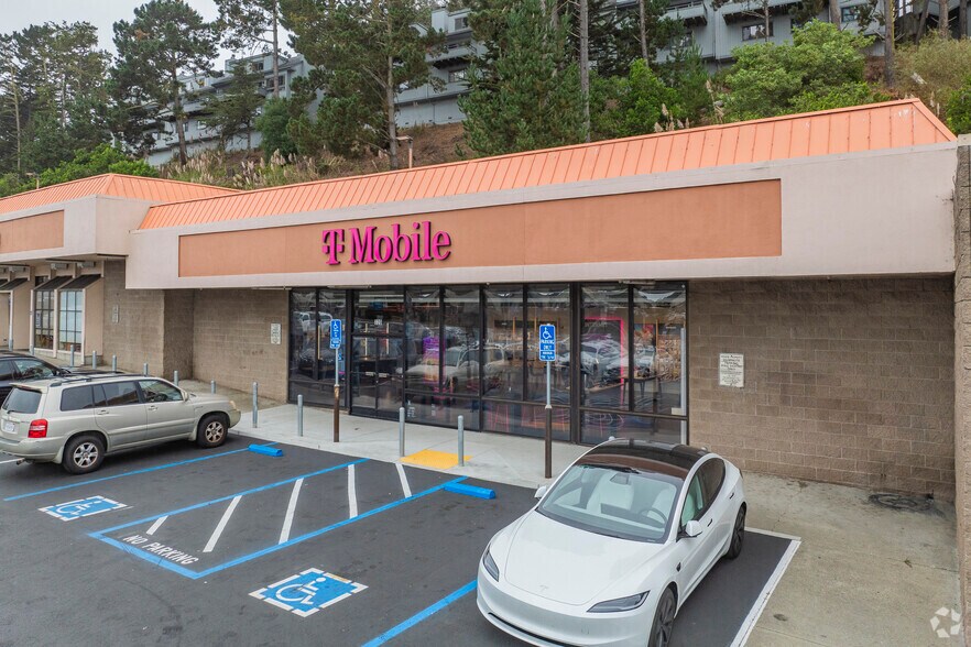 314-350 Gellert Blvd, Daly City, CA à louer - Photo de l’immeuble – Image 3 sur 14