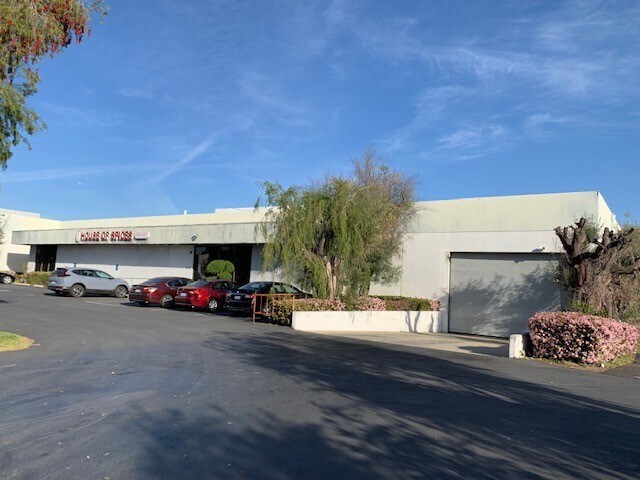 13815 Struikman Rd, Cerritos, CA à louer - Photo de l’immeuble – Image 3 sur 13