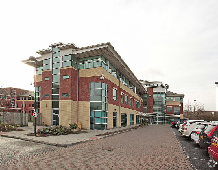 210 Birchwood Blvd, Warrington à louer - Photo principale – Image 1 sur 3