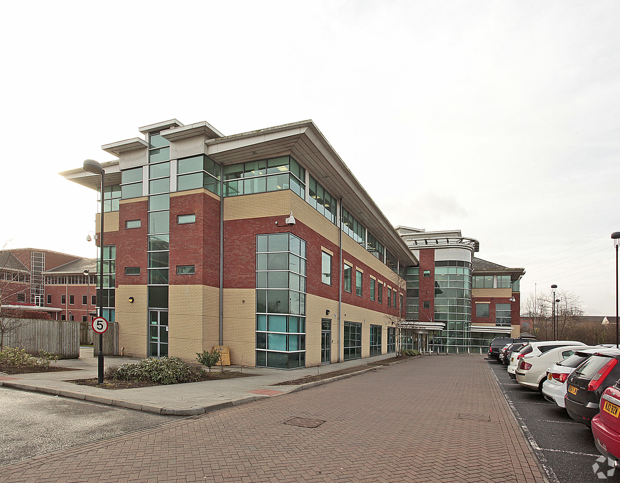 210 Birchwood Blvd, Warrington à louer Photo principale– Image 1 sur 4