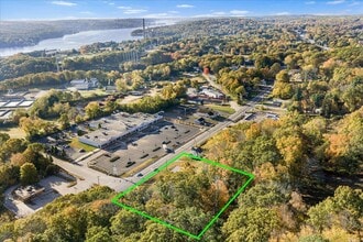 620 Norwich New London Tpke, Uncasville, CT à louer Photo intérieure– Image 2 sur 35