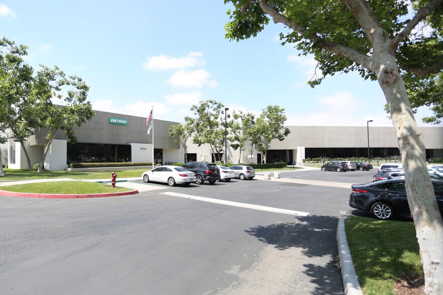 9500 Jeronimo Rd, Irvine, CA à louer - Photo principale – Image 1 sur 5