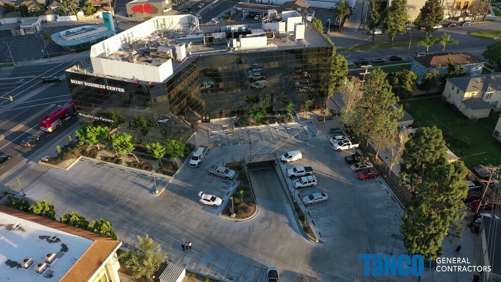 4401 N Atlantic Ave, Long Beach, CA à louer - Vidéo sur l’annonce professionnelle – Image 2 sur 15