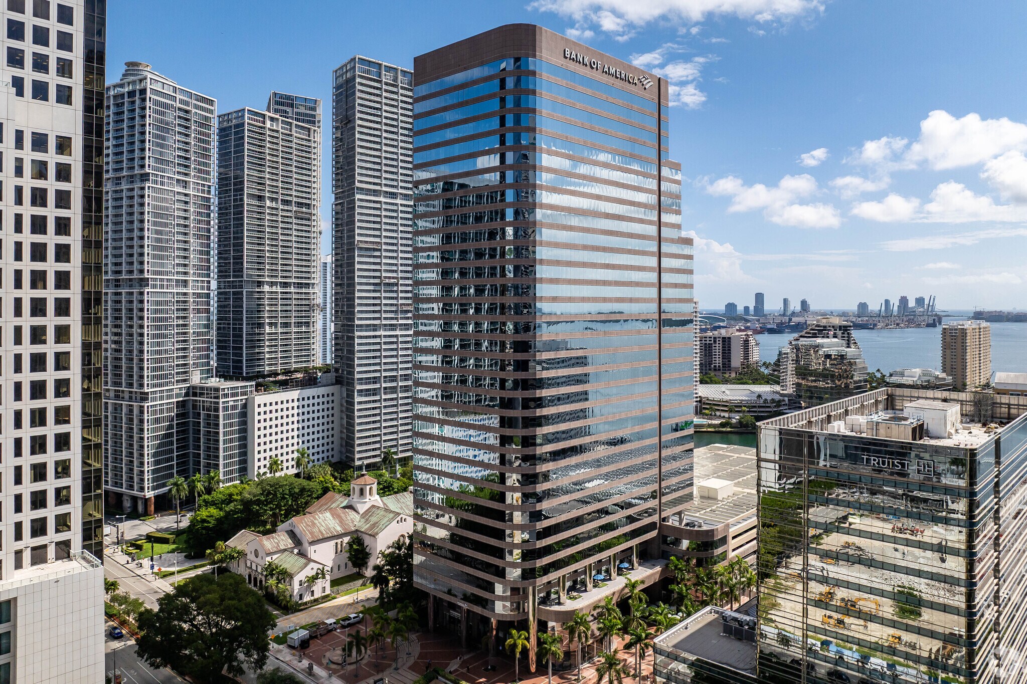 701 Brickell Ave, Miami, FL à louer Photo principale– Image 1 sur 20