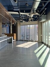 1767 N Milwaukee Ave, Chicago, IL à louer Photo intérieure– Image 2 sur 3