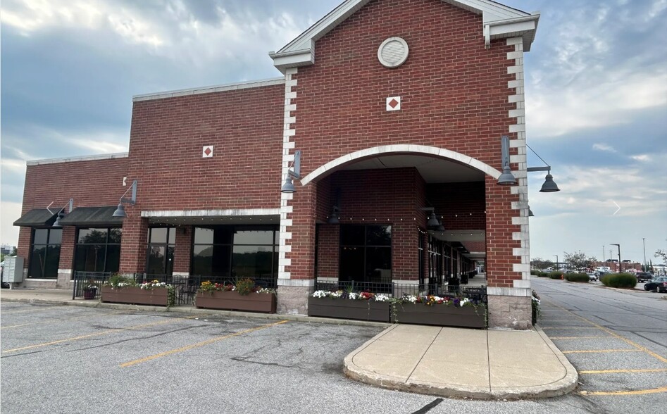 10805 Broadway, Crown Point, IN à vendre - Photo de l’immeuble – Image 2 sur 12