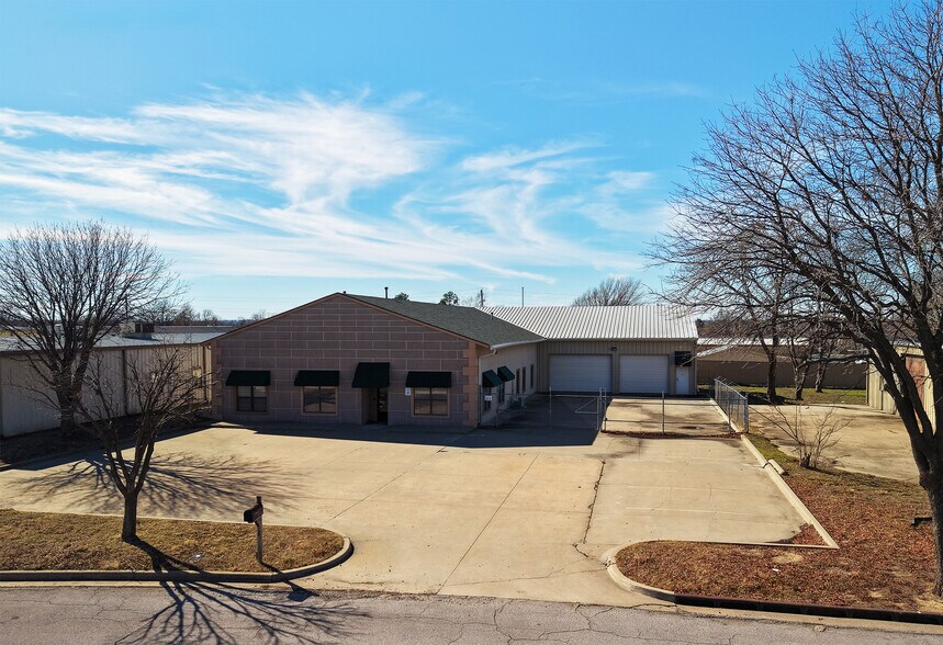 8 S 111th East Ave, Tulsa, OK à vendre - Photo de l’immeuble – Image 2 sur 10
