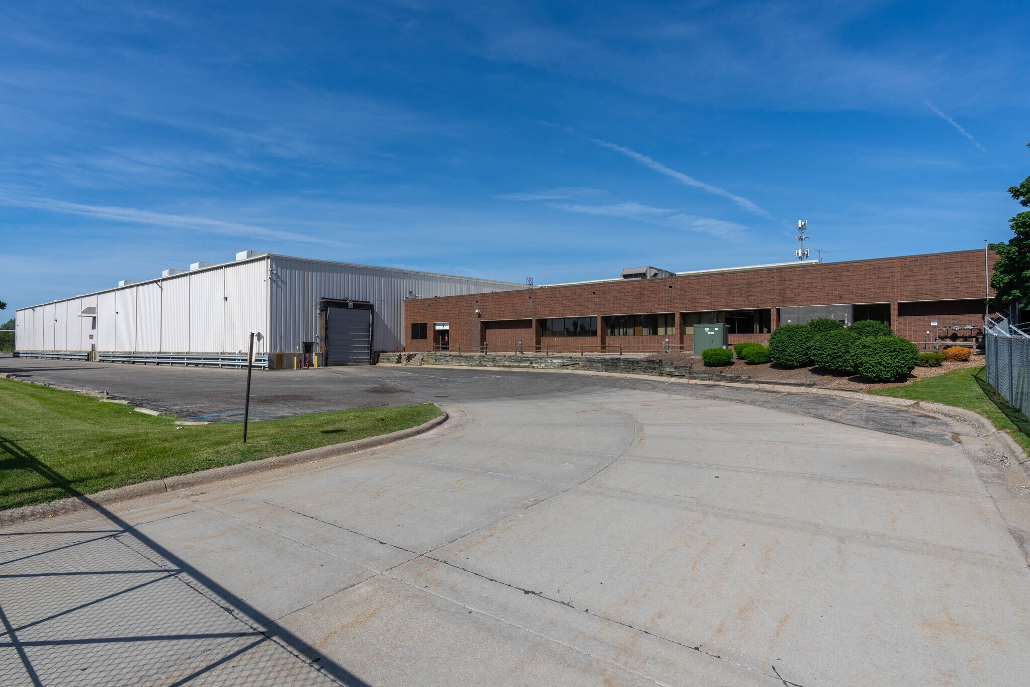 5400 Perry Dr, Waterford, MI à vendre Photo principale– Image 1 sur 36