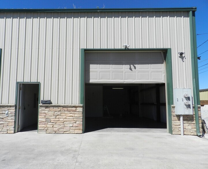 1431 Anderson Rd, Montrose, CO à louer - Photo principale – Image 1 sur 32