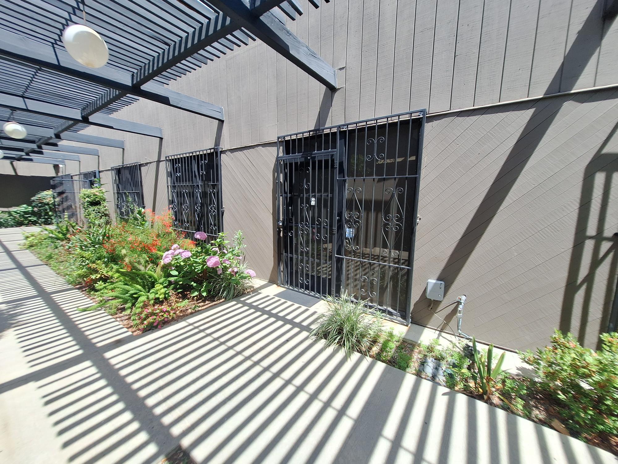 9025 Eton Ave, Canoga Park, CA à louer Photo intérieure– Image 1 sur 10