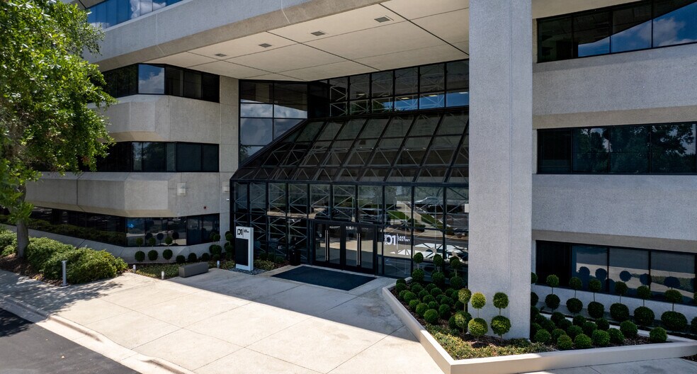 901 N Lake Destiny Dr, Maitland, FL à louer - Photo de l’immeuble – Image 2 sur 3