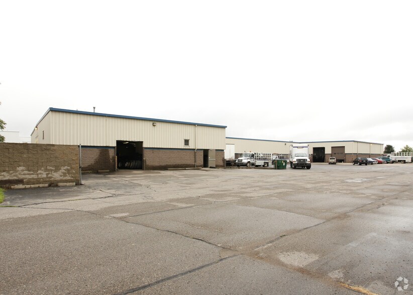 8881 Samuel Barton Dr, Belleville, MI à vendre - Photo de l’immeuble – Image 2 sur 6