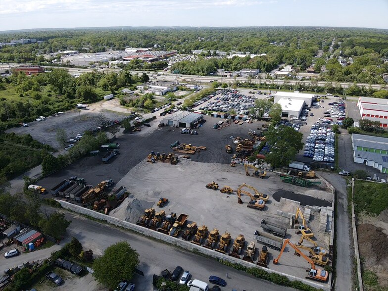 195 S Denver Ave, Bay Shore, NY à louer - Photo de l’immeuble – Image 3 sur 4