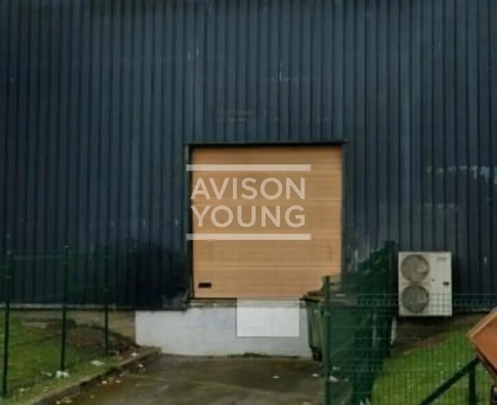 Local d’activités dans Bobigny à louer - Photo de l’immeuble – Image 2 sur 3