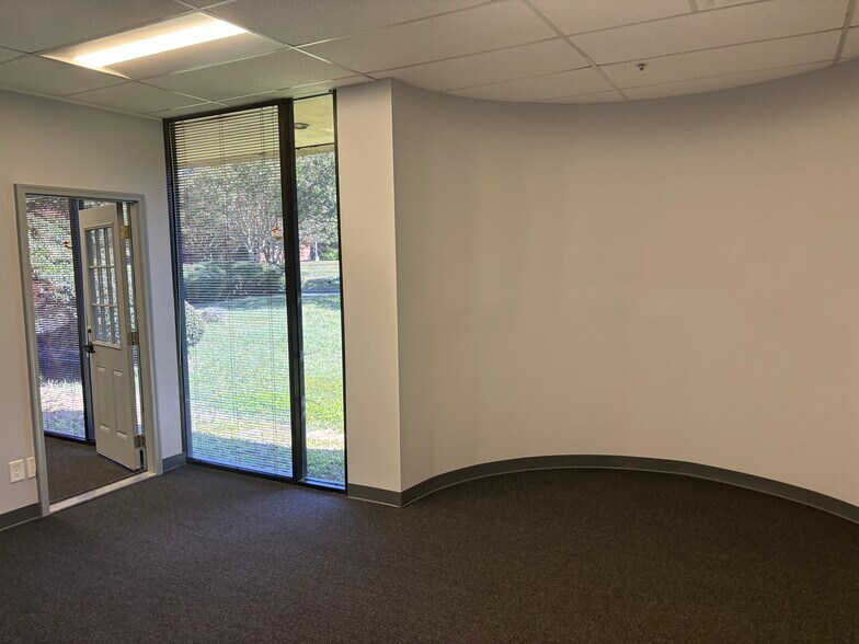 2800 Peterson Pl, Norcross, GA à louer - Photo de l’immeuble – Image 3 sur 9