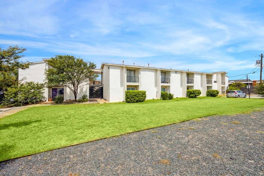 1304 McKie Dr, Austin, TX à vendre - Photo de l’immeuble – Image 2 sur 15