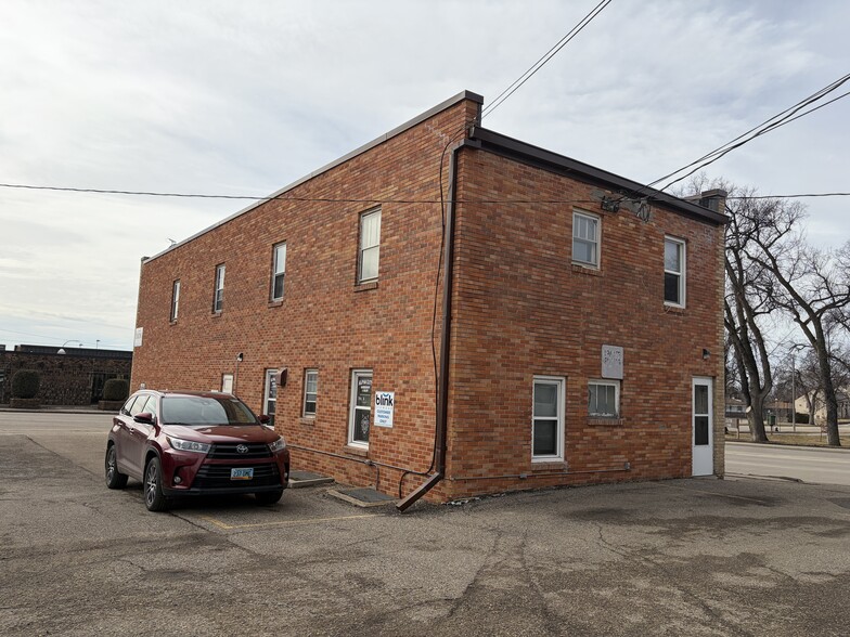234 W Broadway Ave, Bismarck, ND à vendre - Photo principale – Image 1 sur 7