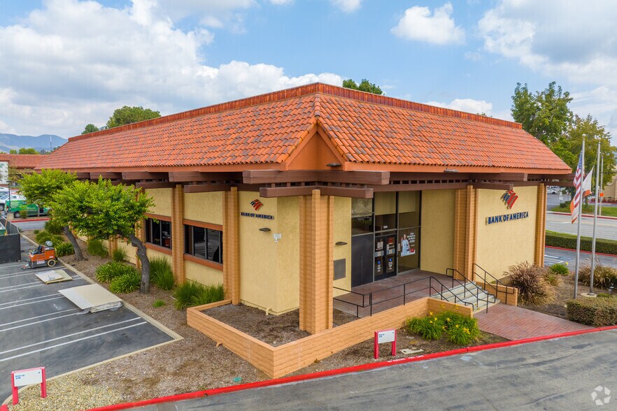 1399 Foothill Blvd, La Verne, CA à vendre - Photo de l’immeuble – Image 2 sur 4