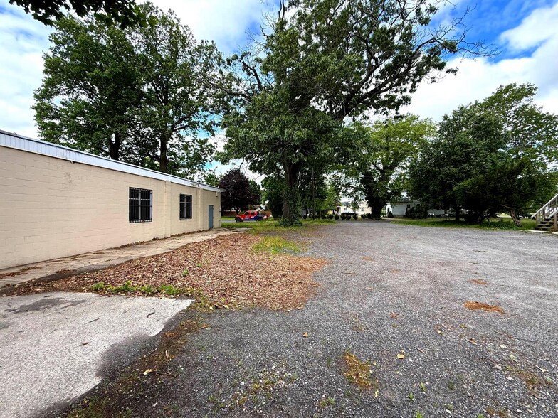 407 S West Blvd, Landisville, NJ à louer - Photo de l’immeuble – Image 3 sur 18