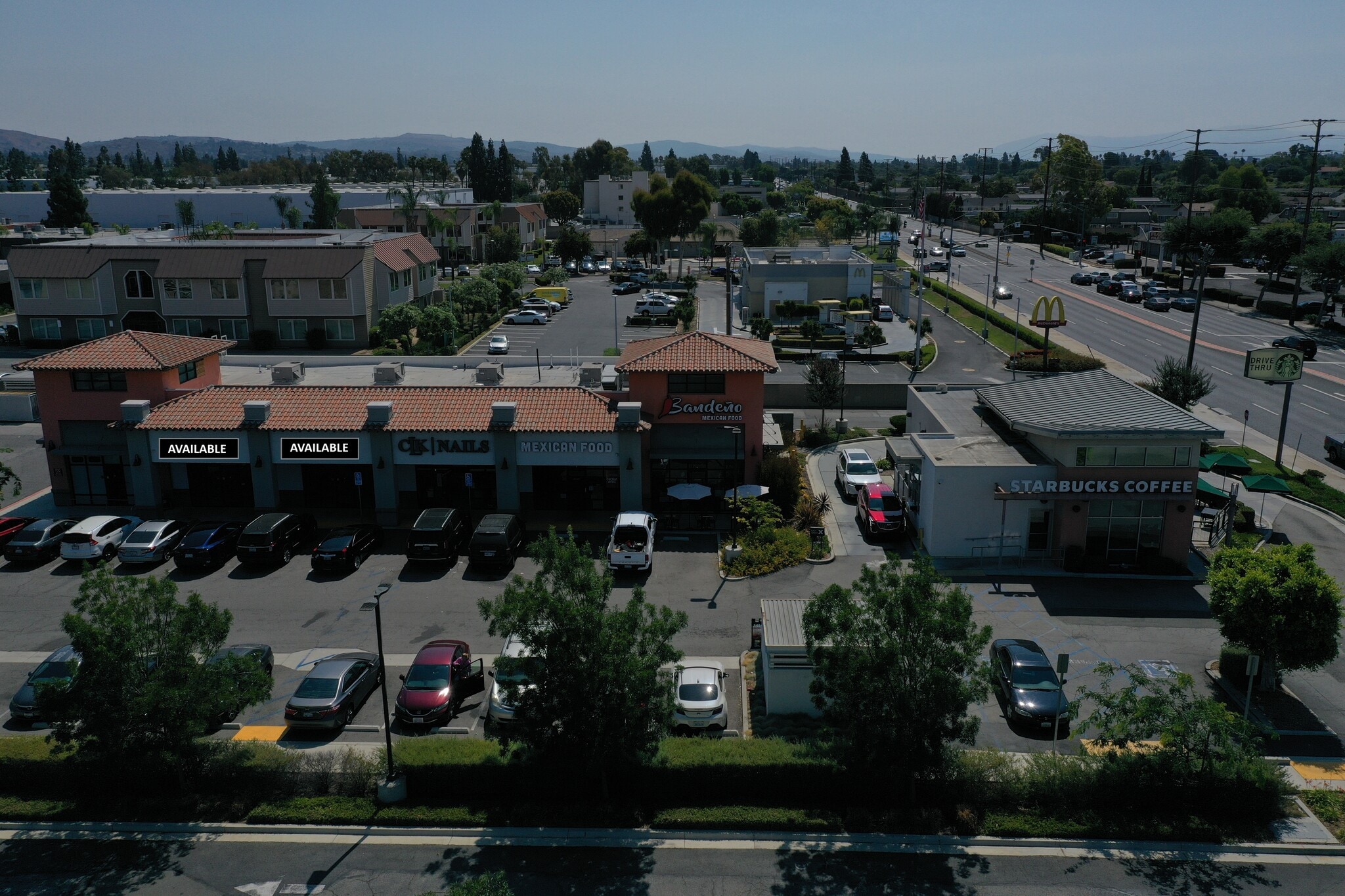 4030-4120 N Harbor Blvd, Fullerton, CA à louer Photo de l’immeuble– Image 1 sur 3