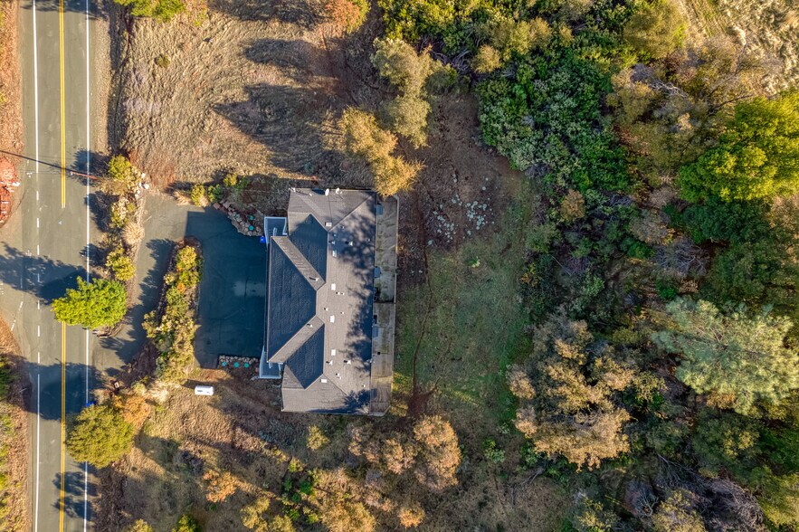 10401 Point Lakeview Rd, Kelseyville, CA à vendre - Photo de l’immeuble – Image 3 sur 18