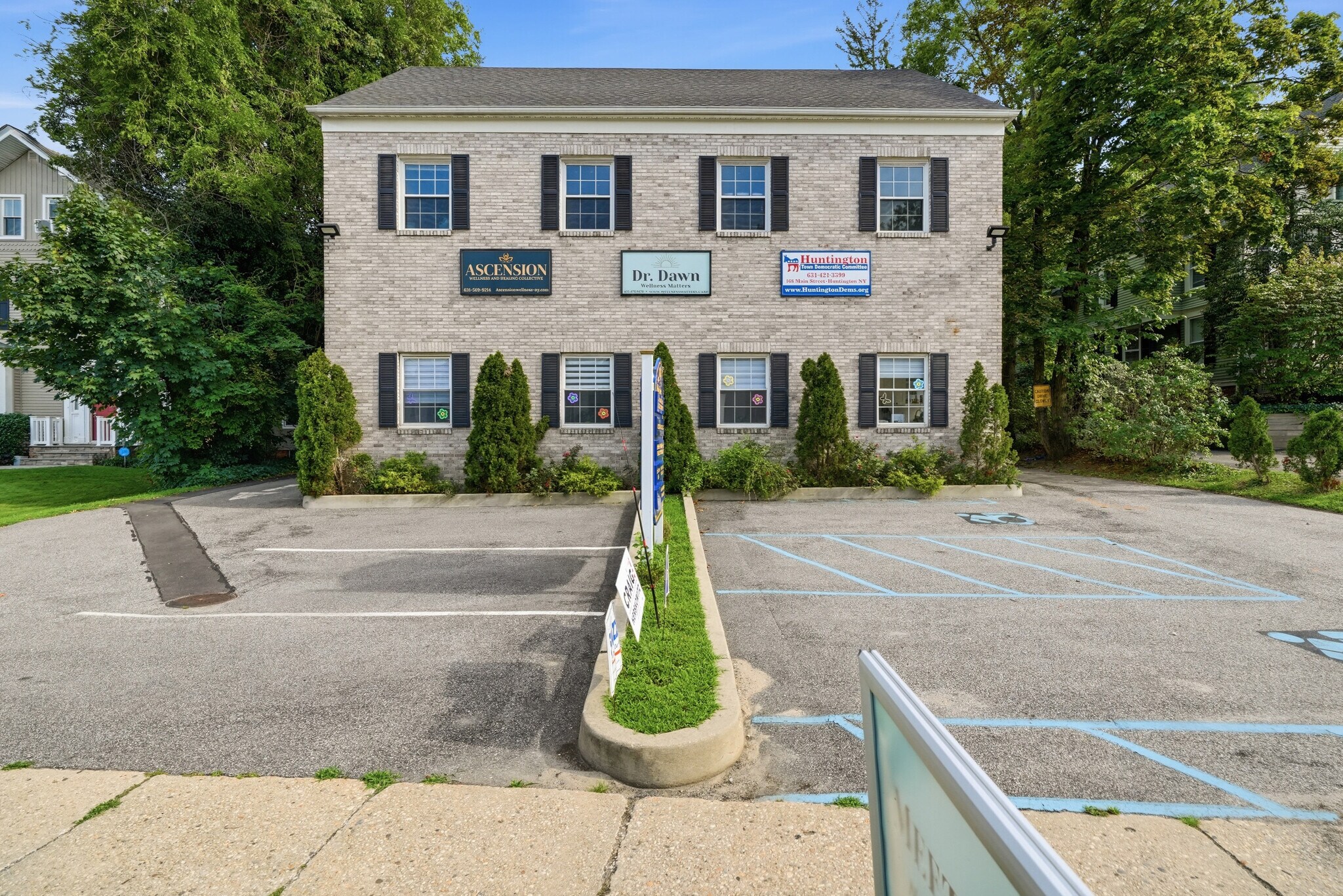 168 Main St, Huntington, NY à louer Photo de l’immeuble– Image 1 sur 15