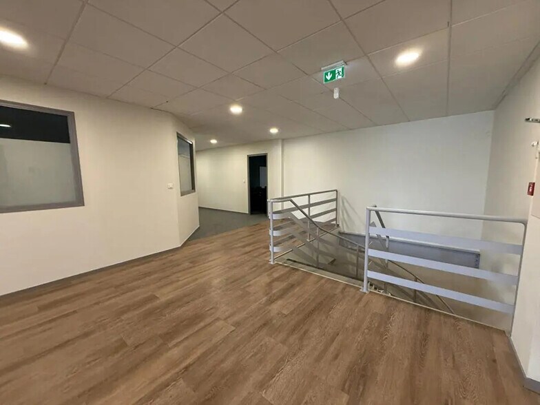 Local d’activités dans Besançon à louer - Photo intérieure – Image 2 sur 4