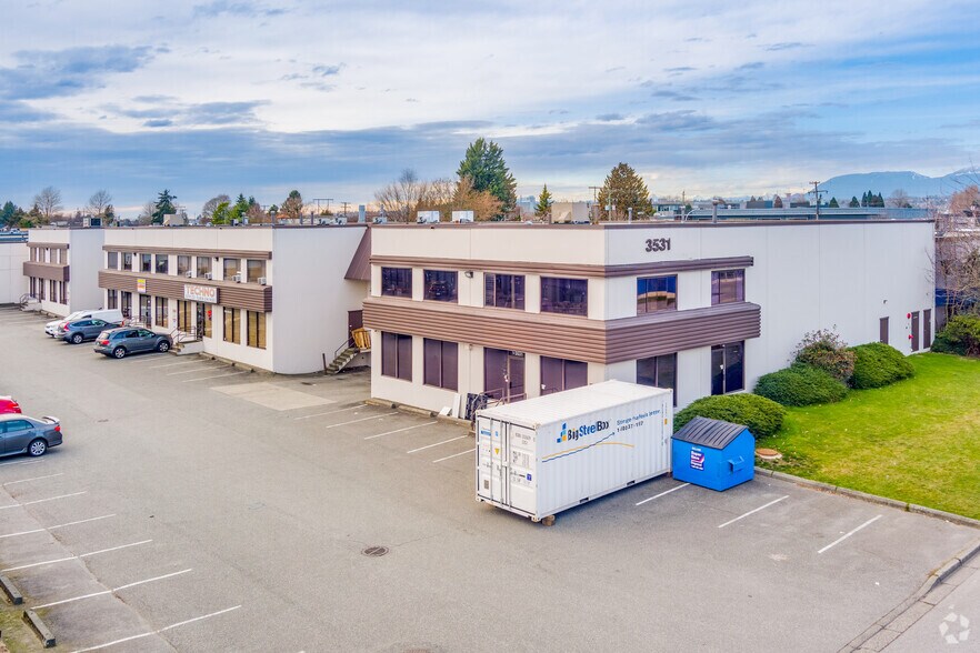3531 Jacombs Rd, Richmond, BC à louer - Photo de l’immeuble – Image 2 sur 5