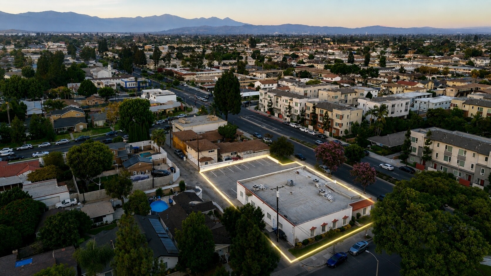 10631 Paramount Blvd, Downey, CA à louer Photo de l’immeuble– Image 1 sur 15