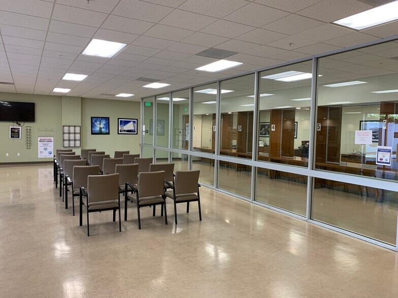 1690 Universe Cir, Oxnard, CA à louer - Hall d’entrée – Image 3 sur 12